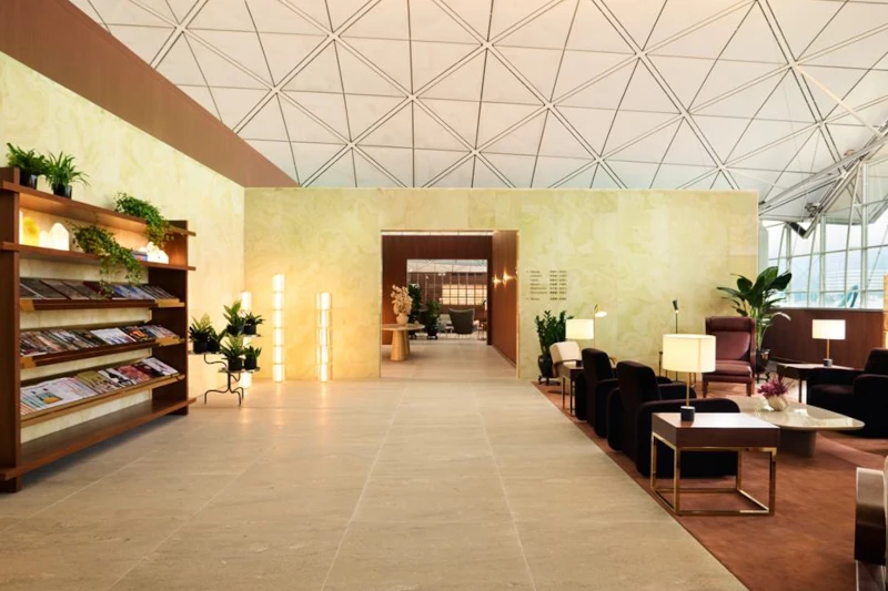 La recepci�n de la sala VIP The Wing de Cathay Pacific en Hong Kong. Foto: Cathay Pacific